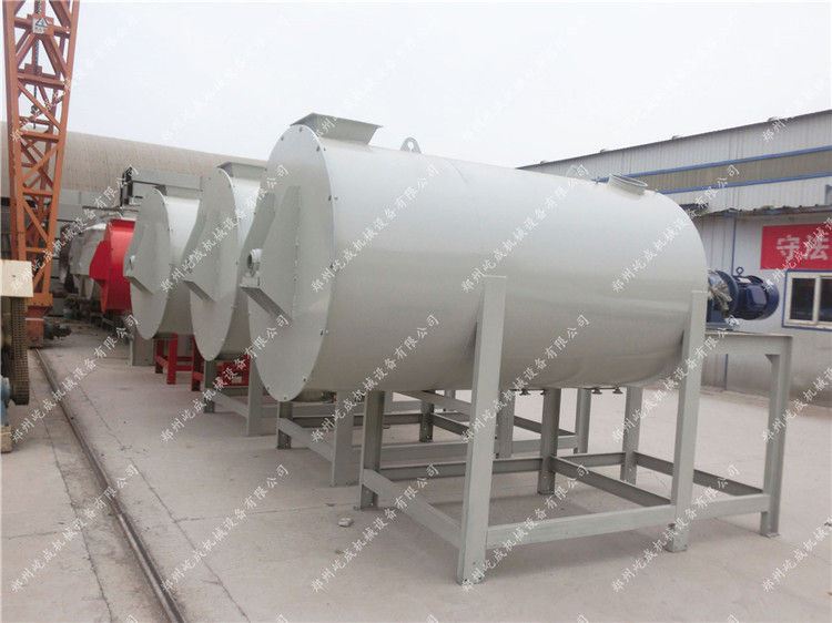 膩?zhàn)臃蹟嚢铏C(jī)